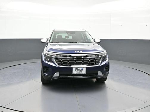 Dark Ocean Blue/White Roof 2024 Kia Seltos S