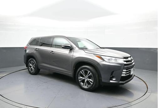 2017 Toyota Highlander LE
