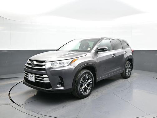 2017 Toyota Highlander LE