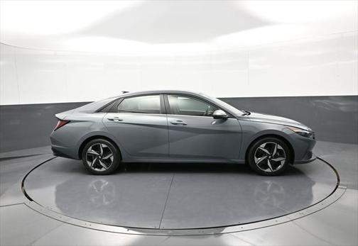 2022 Hyundai ELANTRA Limited