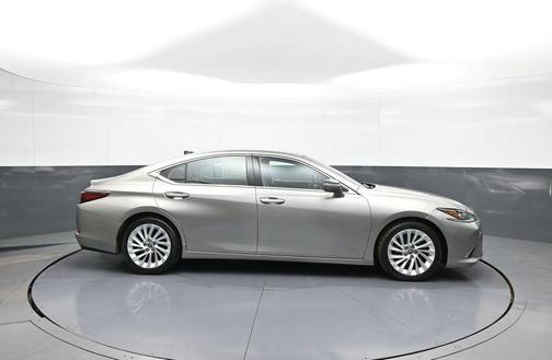 Silver Lining Metallic 2019 Lexus ES 350 Luxury