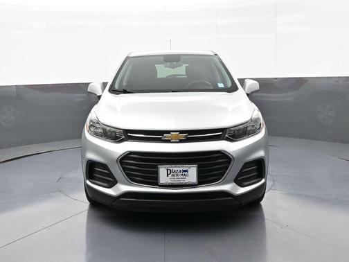 Silver Ice Metallic 2020 Chevrolet Trax LS