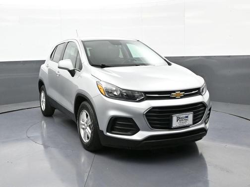 Silver Ice Metallic 2020 Chevrolet Trax LS