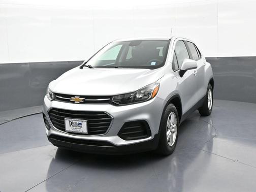 Silver Ice Metallic 2020 Chevrolet Trax LS