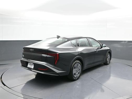 2025 Kia K4 LX