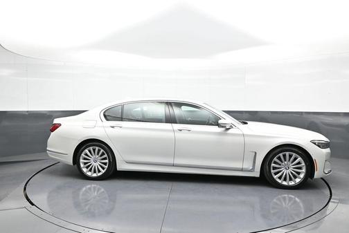 2021 BMW 740 xDrive