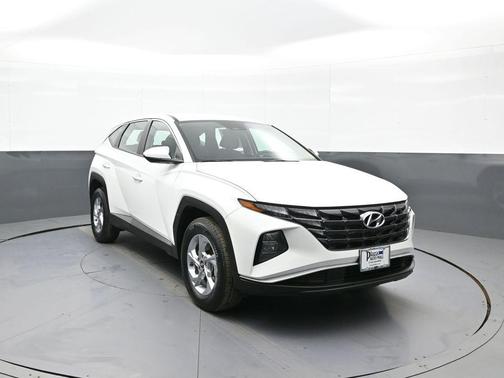 2023 Hyundai TUCSON SE