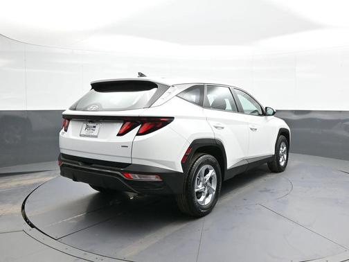 2023 Hyundai TUCSON SE