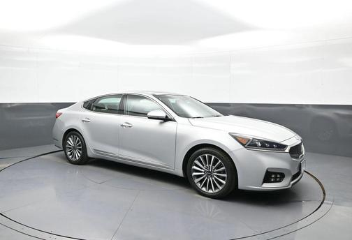 Silky Silver 2017 Kia Cadenza Technology