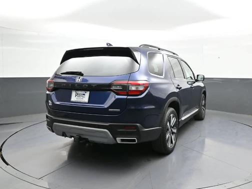 Obsidian Blue Pearl 2025 Honda Pilot Touring 8-Passenger