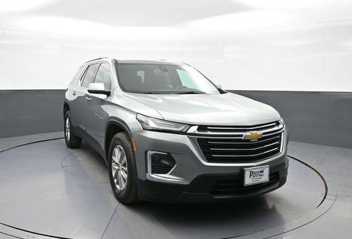 Sterling Gray Metallic 2023 Chevrolet Traverse LT Cloth