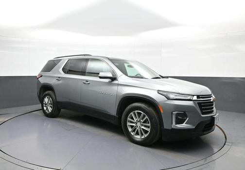 Sterling Gray Metallic 2023 Chevrolet Traverse LT Cloth