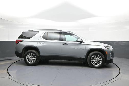 Sterling Gray Metallic 2023 Chevrolet Traverse LT Cloth