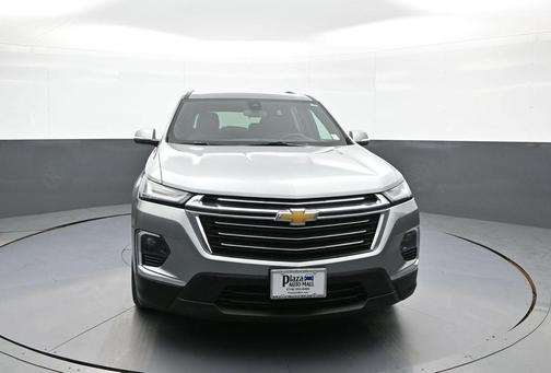 Sterling Gray Metallic 2023 Chevrolet Traverse LT Cloth