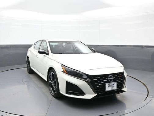 Pearl White Tricoat 2024 Nissan Altima SR Intelligent AWD