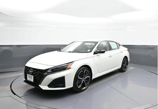 Pearl White Tricoat 2024 Nissan Altima SR Intelligent AWD