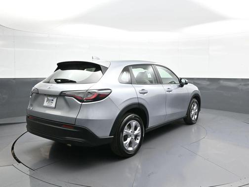 Lunar Silver Metallic 2024 Honda HR-V LX