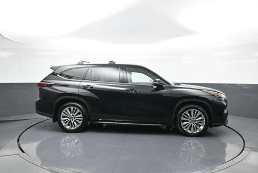 2025 Toyota Highlander Platinum