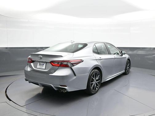 Celestial Silver Metallic 2023 Toyota Camry SE