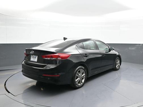 Phantom Black 2018 Hyundai ELANTRA SEL