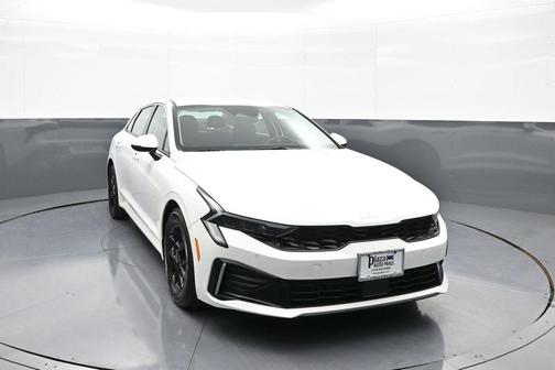 2025 Kia K5 LXS