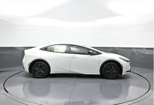 2025 Toyota Prius L