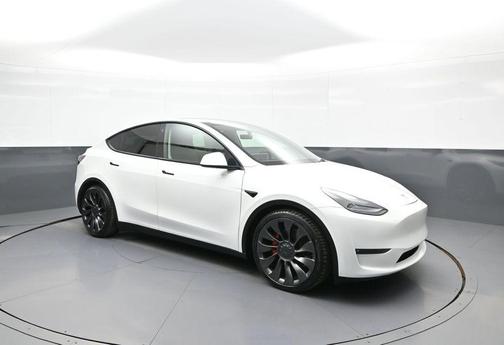 Pearl White Multi-Coat 2023 Tesla Model Y Performance Dual Motor All-Wheel Drive