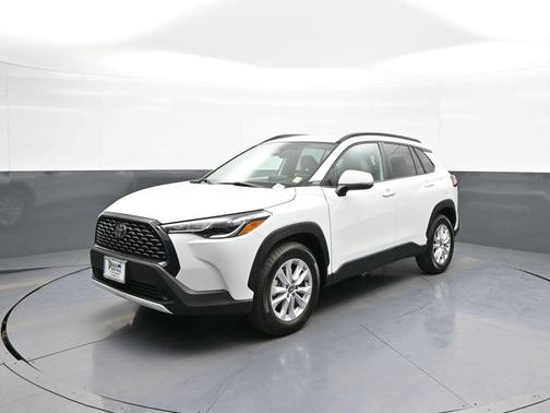 Wind Chill Pearl 2024 Toyota Corolla Cross LE