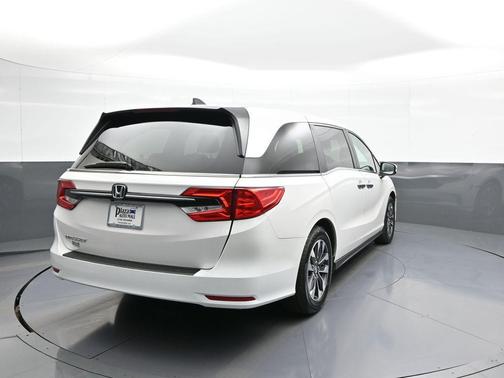 Platinum White Pearl 2024 Honda Odyssey EX-L