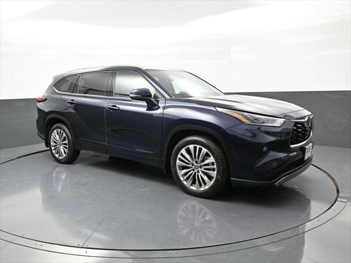 2022 Toyota Highlander Platinum
