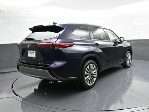 2022 Toyota Highlander Platinum