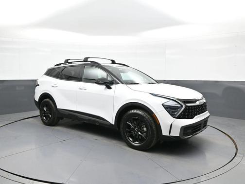 Glacial White Pearl 2024 Kia Sportage S