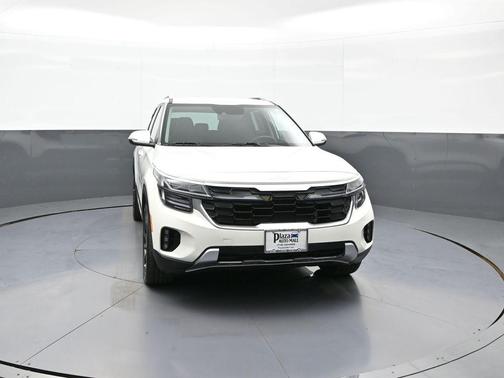 Snow White Pearl 2024 Kia Seltos SX Turbo