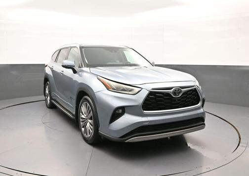 Moon Dust 2020 Toyota Highlander Platinum