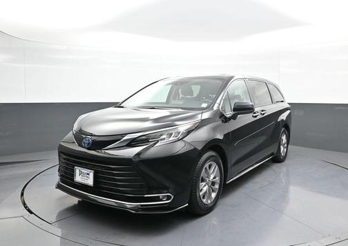 2022 Toyota Sienna XLE