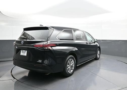 2022 Toyota Sienna XLE