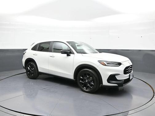 Platinum White Pearl 2024 Honda HR-V Sport