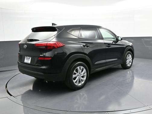 Black Noir Pearl 2021 Hyundai TUCSON SE