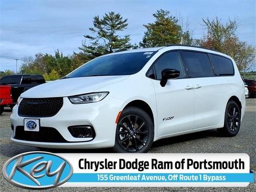 2025 Chrysler Pacifica Select