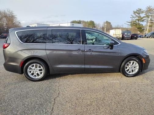 2023 Chrysler Pacifica Touring-L
