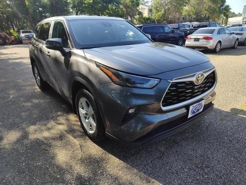 2024 Toyota Highlander LE