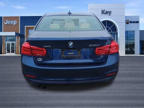 2018 BMW 330 i xDrive