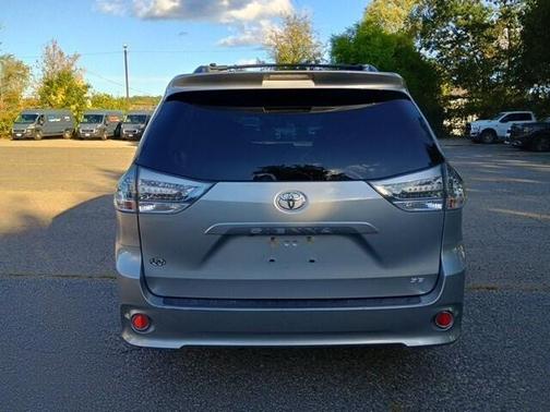 2015 Toyota Sienna SE