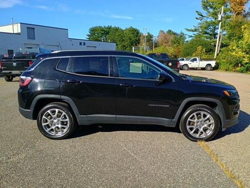 2022 Jeep Compass Latitude Lux