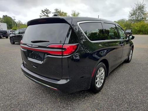 2023 Chrysler Pacifica Touring-L