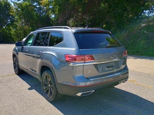 2022 Volkswagen Atlas 3.6L SE w/Technology