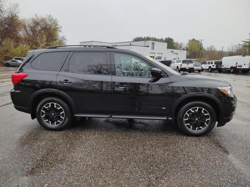 2019 Nissan Pathfinder SV