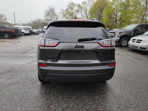 2023 Jeep Cherokee Altitude Lux