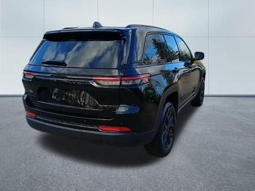 2024 Jeep Grand Cherokee Laredo