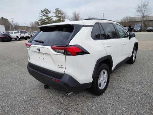 2022 Toyota RAV4 Hybrid XLE